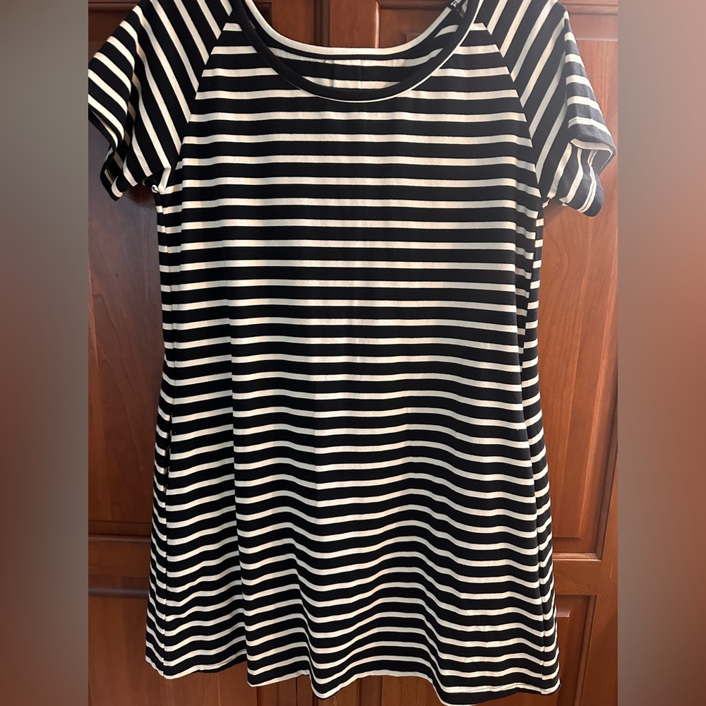 Dress mini with Black and White striped and Short Sleeve